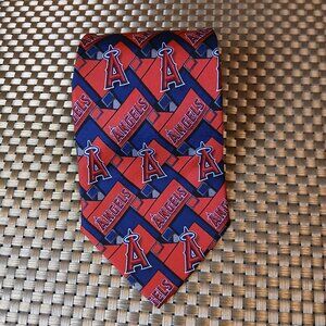 Pro Los Angles Designer Print Silk Tie 4"x58" (0406 Box)